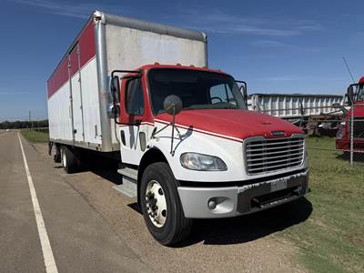 Freightliner M2 106 26 ft Box Truck - 260HP, Automatic, Roll up Door, Liftgate