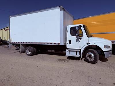 Freightliner M2 106 18 ft Box Truck - 220HP, Automatic, Roll up Door, Liftgate