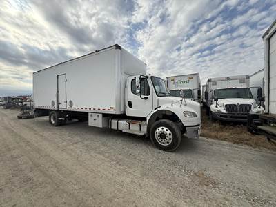 Freightliner M2 106 28 ft Box Truck - 330HP, Automatic, Roll up Door, Liftgate