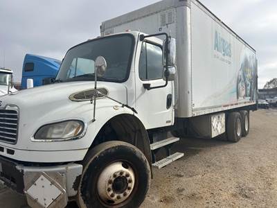 Freightliner M2 106 24 ft Box Truck - 330HP, Automatic, Roll up Door, Liftgate
