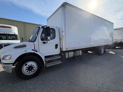 Freightliner M2 106 26 ft Box Truck - 220HP, Automatic, Roll up Door, Liftgate