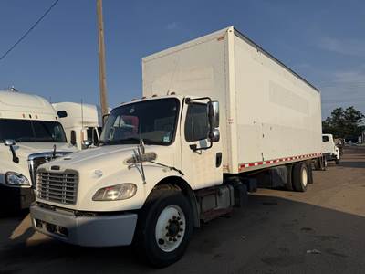 Freightliner M2 106 26 ft Box Truck - 260HP, Automatic, Roll up Door, Liftgate