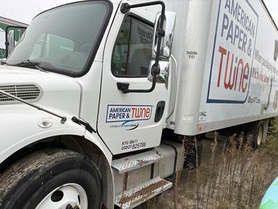 Freightliner M2 106 26 ft Box Truck - 250HP, Automatic, Roll up Door, Liftgate