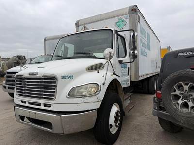 Freightliner M2 106 24 ft Box Truck - 330HP, Automatic, Roll up Door, Liftgate