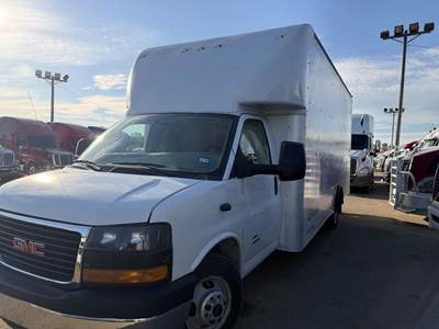 GMC SAVANA G4500 16 ft Box Truck - Automatic, Roll up Door