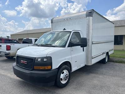 GMC Savana G3500 17 ft Box Truck - Automatic, Roll up Door