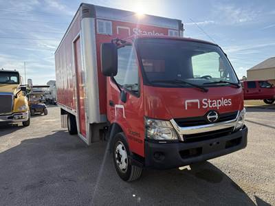 Hino 195 18 ft Box Truck - Automatic, Roll up Door