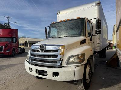 Hino 268 26 ft Box Truck - 240HP, Automatic, Roll up Door, Liftgate