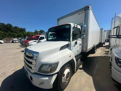 Hino 268 24 ft Box Truck - 250HP, Automatic, Roll up Door