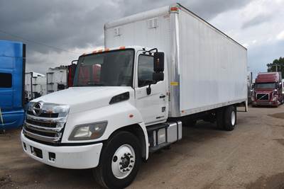 Hino 338 26 ft Box Truck - 230HP, Automatic, Roll up Door