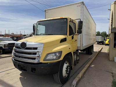 Hino 338 26 ft Box Truck - 250HP, Automatic, Roll up Door