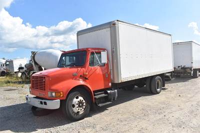 International 4700 20 ft Box Truck - 210HP, Automatic, Roll up Door