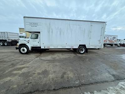 International 4900 Box Truck - 220HP, Swing Door