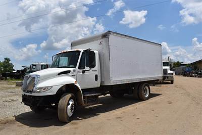 International DuraStar 4300 18 ft Box Truck - 230HP, Automatic