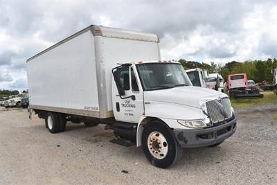International DuraStar 4300 26 ft Box Truck - 220HP, Automatic, Roll up Door