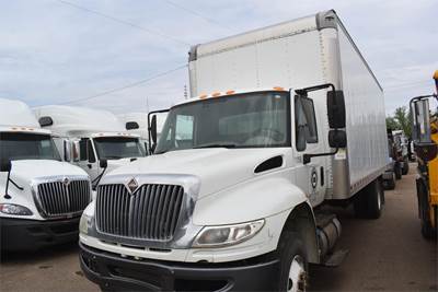 International DuraStar 4300 26 ft Box Truck - 240HP, Automatic, Roll up Door