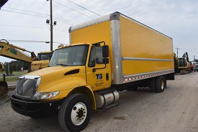 International DuraStar 4300 26 ft Box Truck - 240HP, Automatic, Roll up Door