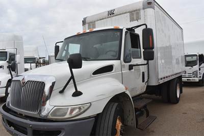International DuraStar 4300 16 ft Box Truck - 230HP, Automatic, Roll up Door