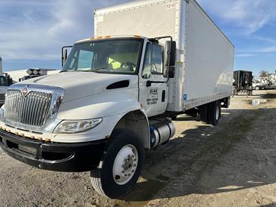 International DuraStar 4300 26 ft Box Truck - 260HP, Automatic, Roll up Door