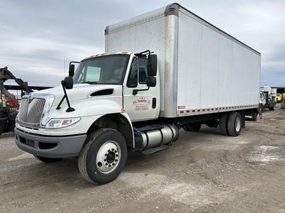 International DuraStar 4300 26 ft Box Truck - 240HP, Automatic, Roll up Door, Liftgate