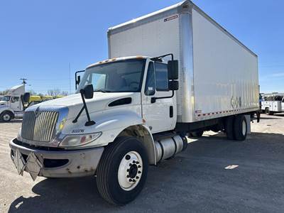 International DuraStar 4300 26 ft Box Truck - 260HP, 6 Speed Amt, Roll up Door, Liftgate