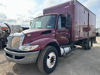 International DuraStar 4300 18 ft Box Truck - 230HP, Automatic, Roll up Door