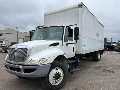 International DuraStar 4300 26 ft Box Truck - 260HP, Automatic, Roll up Door, Liftgate