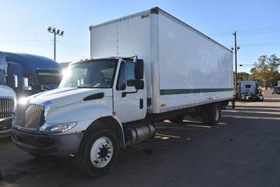 International DuraStar 4300 27 ft Box Truck - 240HP, Automatic, Roll up Door, Liftgate