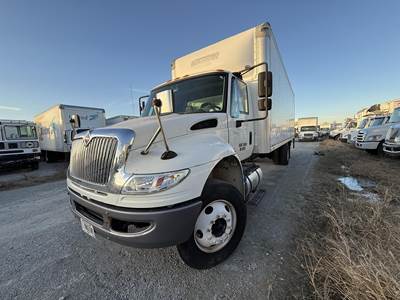 International DuraStar 4300 24 ft Box Truck - 240HP, Automatic, Roll up Door, Liftgate