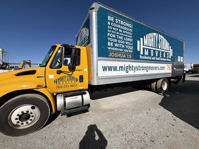 International DuraStar 4300 26 ft Box Truck - 230HP, Automatic, Roll up Door, Liftgate