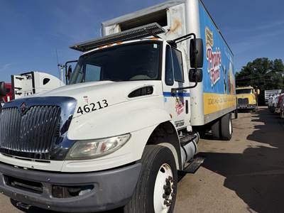 International DuraStar 4300 22 ft Box Truck - 220HP, Automatic, Roll up Door, Liftgate