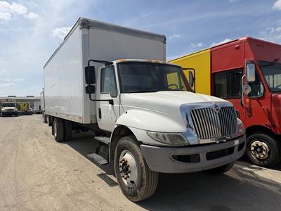 International DuraStar 4300 24 ft Box Truck - 240HP, Automatic, Roll up Door, Liftgate