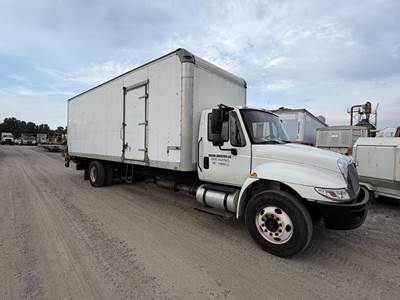 International DuraStar 4300 24 ft Box Truck - 240HP, Automatic, Roll up Door, Liftgate