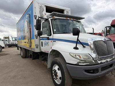 International DuraStar 4300 22 ft Box Truck - 220HP, Automatic, Roll up Door, Liftgate