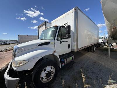 International DuraStar 4300 24 ft Box Truck - 240HP, Automatic, Roll up Door