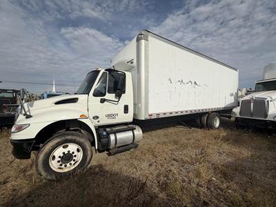 International DuraStar 4300 26 ft Box Truck - 260HP, 6 Speed Amt, Roll up Door, Liftgate