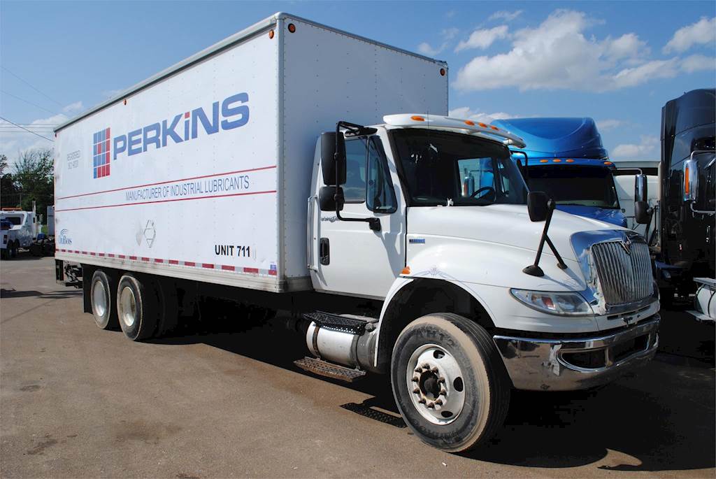 2012 International DuraStar 4400 26 ft Box Truck - 300HP, 10 Speed