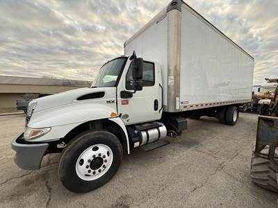 International MV 26 ft Box Truck - 260HP, Automatic, Roll up Door, Liftgate