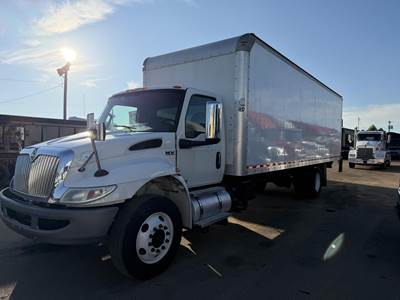 International MV 26 ft Box Truck - 260HP, Automatic, Roll up Door, Liftgate