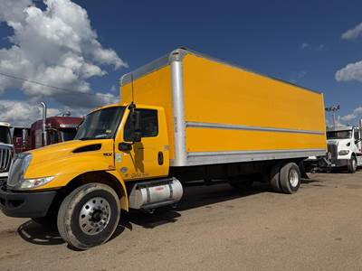 International MV 26 ft Box Truck - 260HP, Automatic, Roll up Door, Liftgate