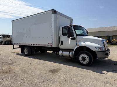 International MV 18 ft Box Truck - 240HP, Automatic, Roll up Door