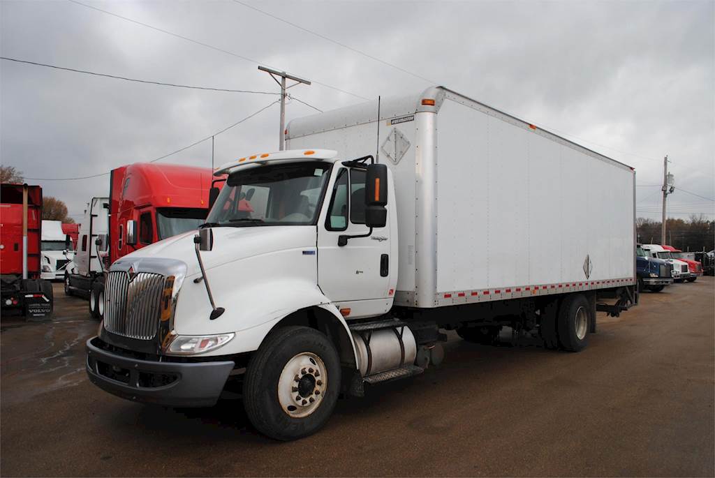 2013 International TranStar 8600 26 ft Box Truck 410HP, Roll up Door