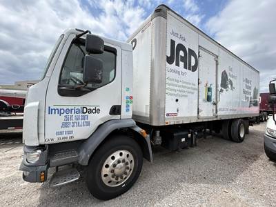 Kenworth K370 26 ft Box Truck - 260HP, Automatic, Roll up Door, Liftgate