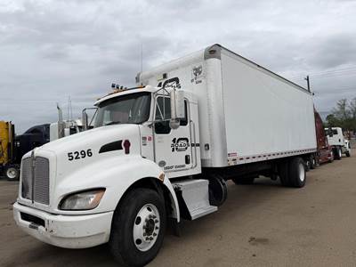 Kenworth T270 24 ft Box Truck - 260HP, Automatic, Roll up Door, Liftgate