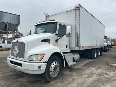 Kenworth T370 24 ft Box Truck - 300HP, Automatic, Roll up Door, Liftgate