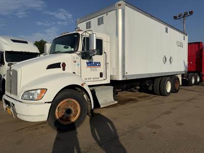 Kenworth T370 24 ft Box Truck - 300HP, Automatic, Roll up Door