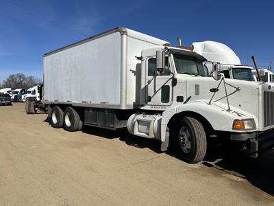 Peterbilt 385 20 ft Box Truck - 410HP, 10 Speed Manual, Roll up Door, Liftgate