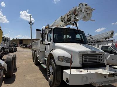 Freightliner M2 106 Tandem Axle Truck-Mounted Digger Derrick - Automatic, 2004 Altec D945TR Digger Derrick