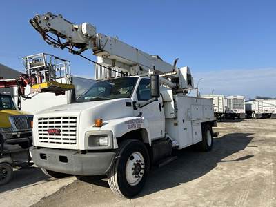 GMC TopKick C7500 Single Axle Digger Derrick Truck - Automatic, 2004 VERSALIFT VXD47 Digger Derrick
