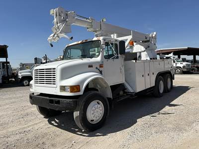 International 4900 Tandem Axle Digger Derrick Truck - Automatic, 1999 ALTEC D1090 Digger Derrick